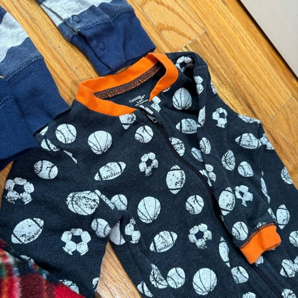 Levi's, Carters, George's -‎ 8 Baby Pajamas size 3/6 months, 6 footing,2 no food - Picture 8 of 9
